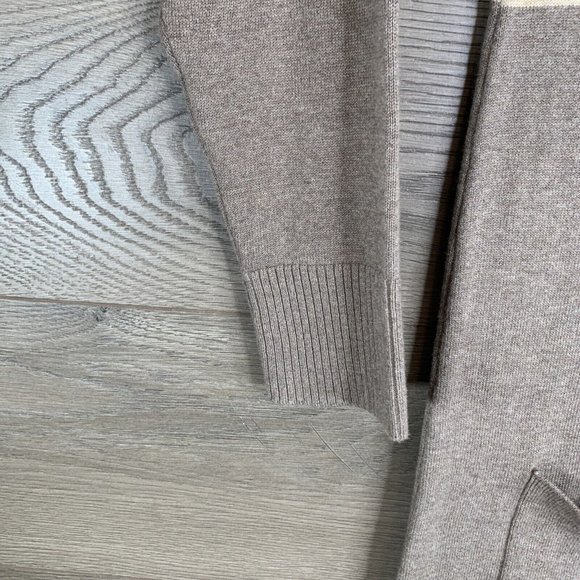 Eight Eight Eight Tunic Sweater Womans M Tan Brown Stripe Front Pockets LS - Picture 2 of 9